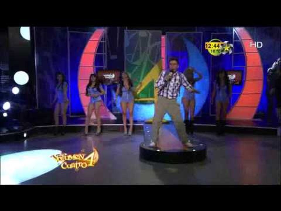 Cipriano canta en Volumen 4