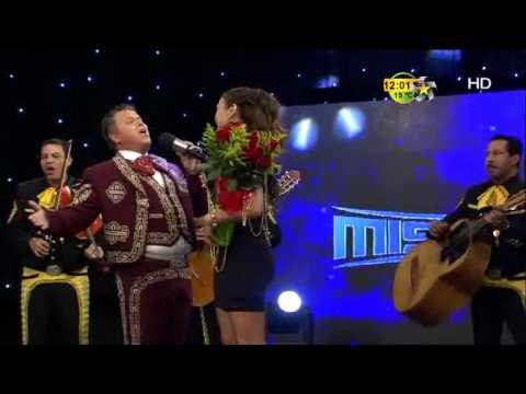 Mario Bezares le lleva Mariachi a Brenda Bezares