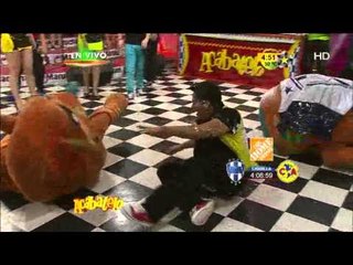 El Delfín y Peluchin atacan a El Doc