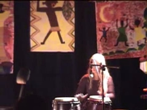 Isabelle Guidon aux percussions pour Pascal Descazaux