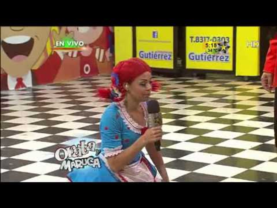 Maruca se cree perro