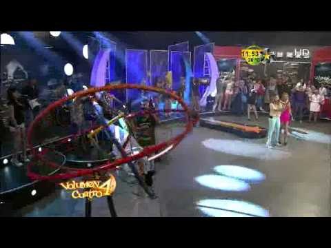 Chica de Antifaz Vs Ema cantan en Volumen 4