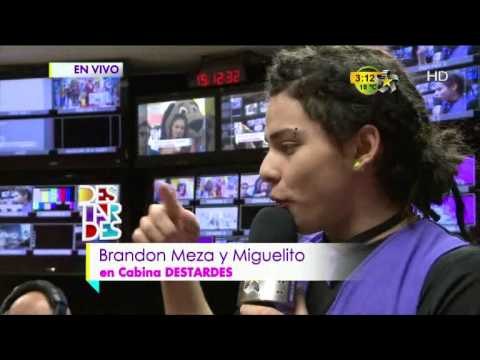 Brandon Meza molesto desde la cabina de Destardes