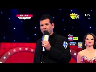 Hugo Santos declama poema de amor