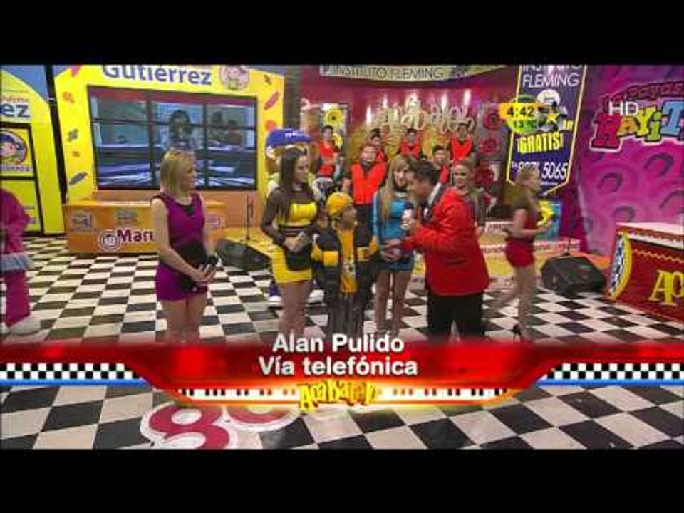Christopher recibe regalo de Pulido