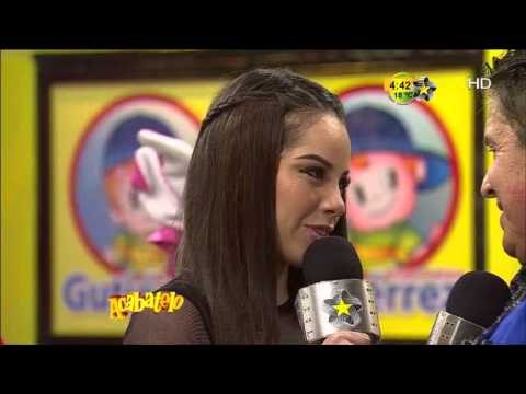 Arely Téllez le muestra su cariño a Mario Bezares