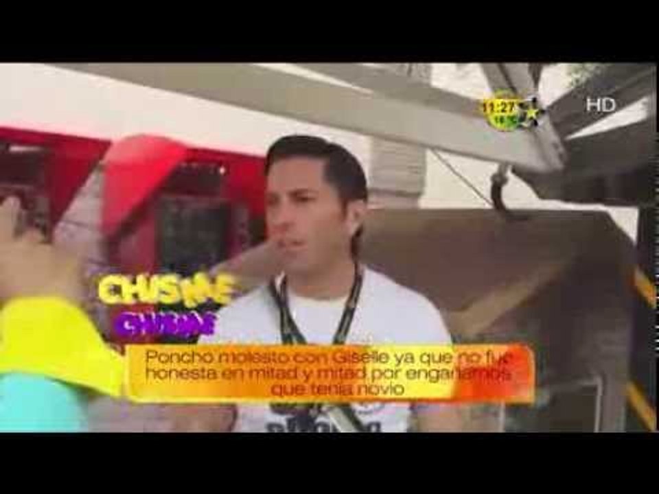 Poncho molesto con Gisselle