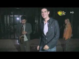 Adrián Marcelo llega con Rosy