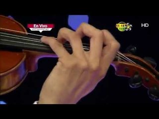 Poncho Denigris demuestra nuevas habilidades