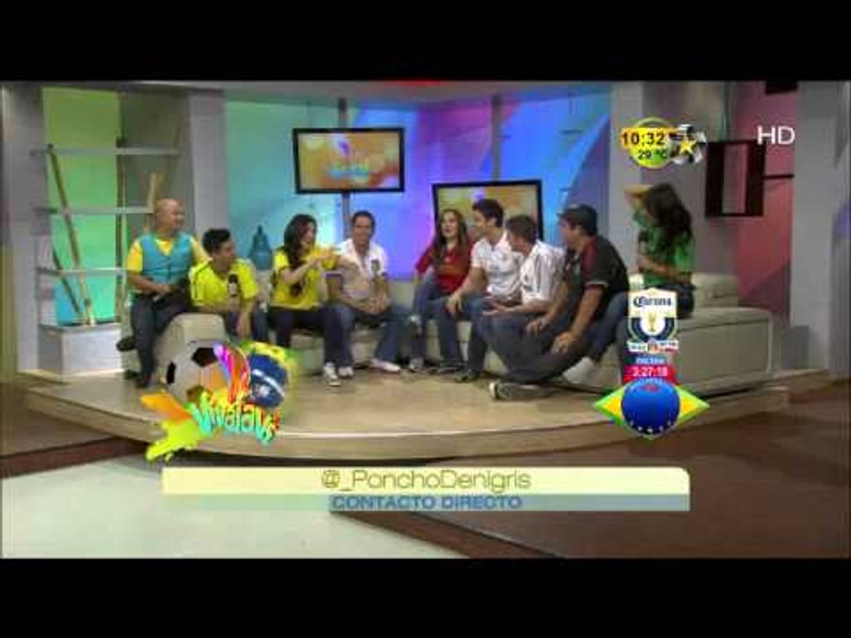 Poncho De Nigris le hace la quebradita a Miguel...