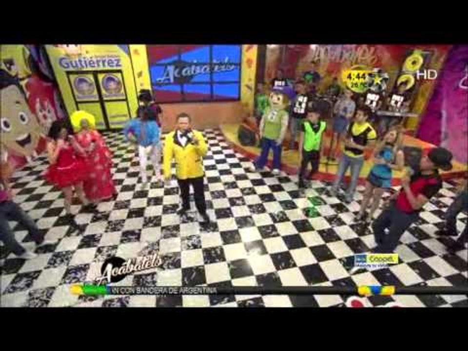 ¡Fiesta en la cafetería!