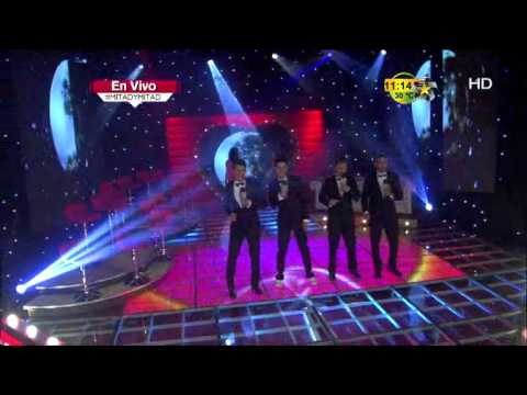 Los participantes de Mitad y Mitad cantan juntos