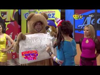 El osito le da cariño a Estrellita