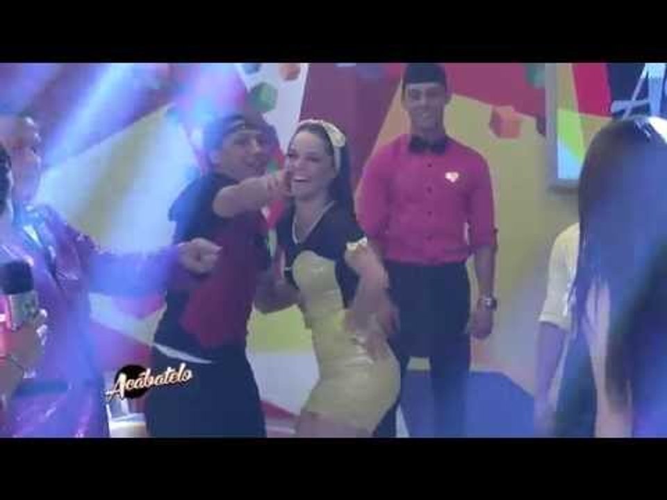 Arely no puede dejar de bailar