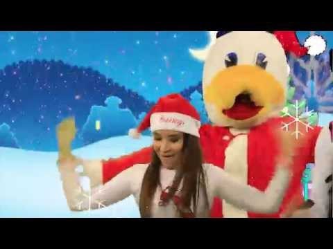 En la casita de las muñequitas se preparan para navidad