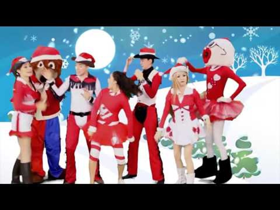 Preparando la cena de navidad en la casita de las muñequitas