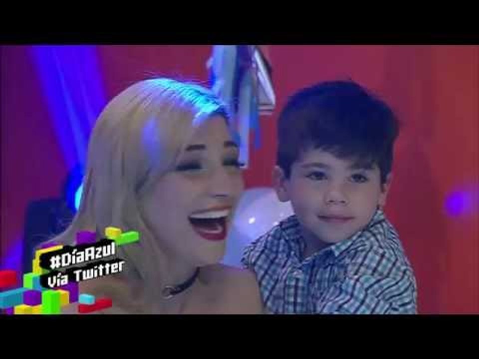 No se separa de su mami