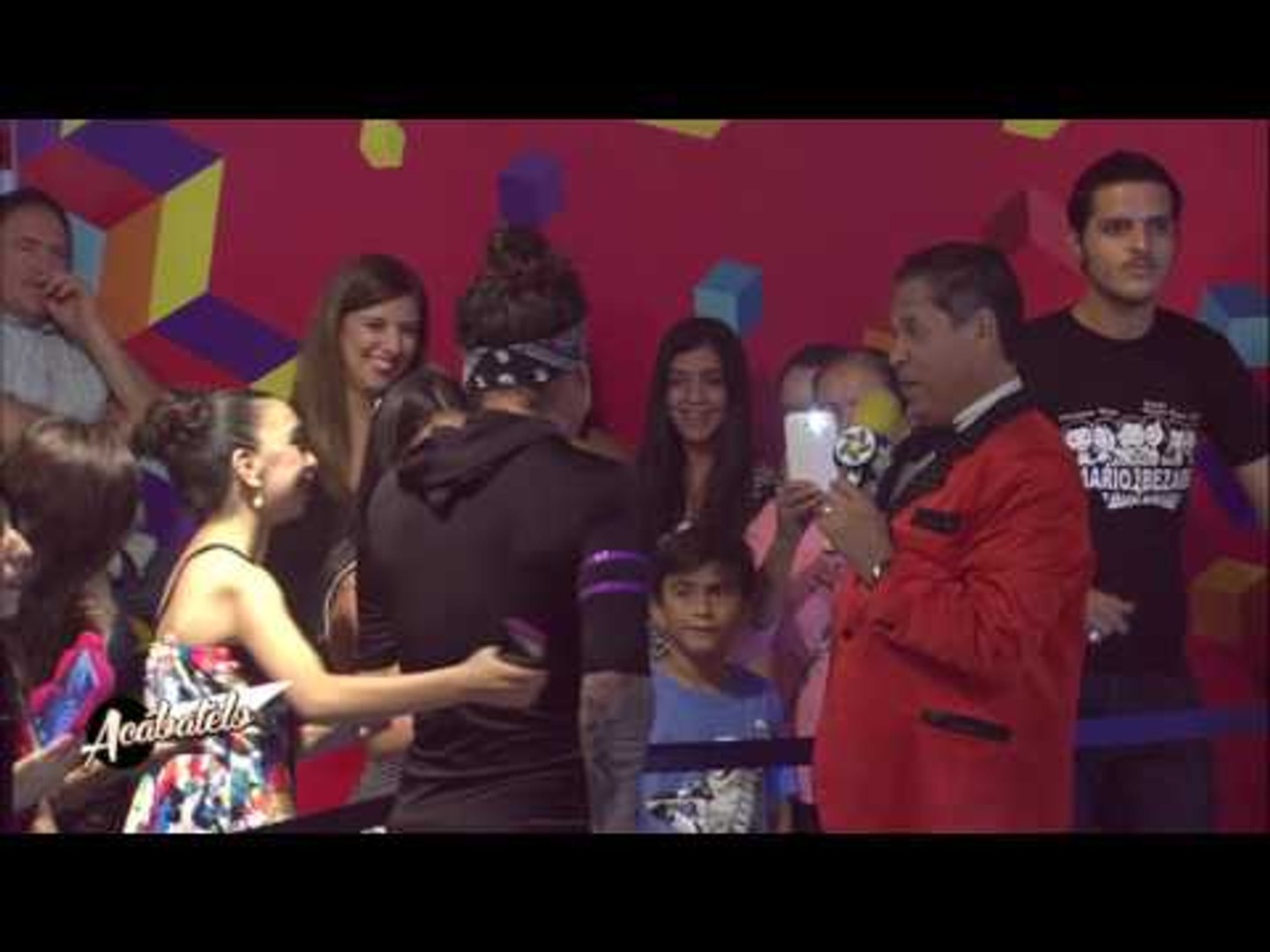 Brandon felicita a las cumpleañeras