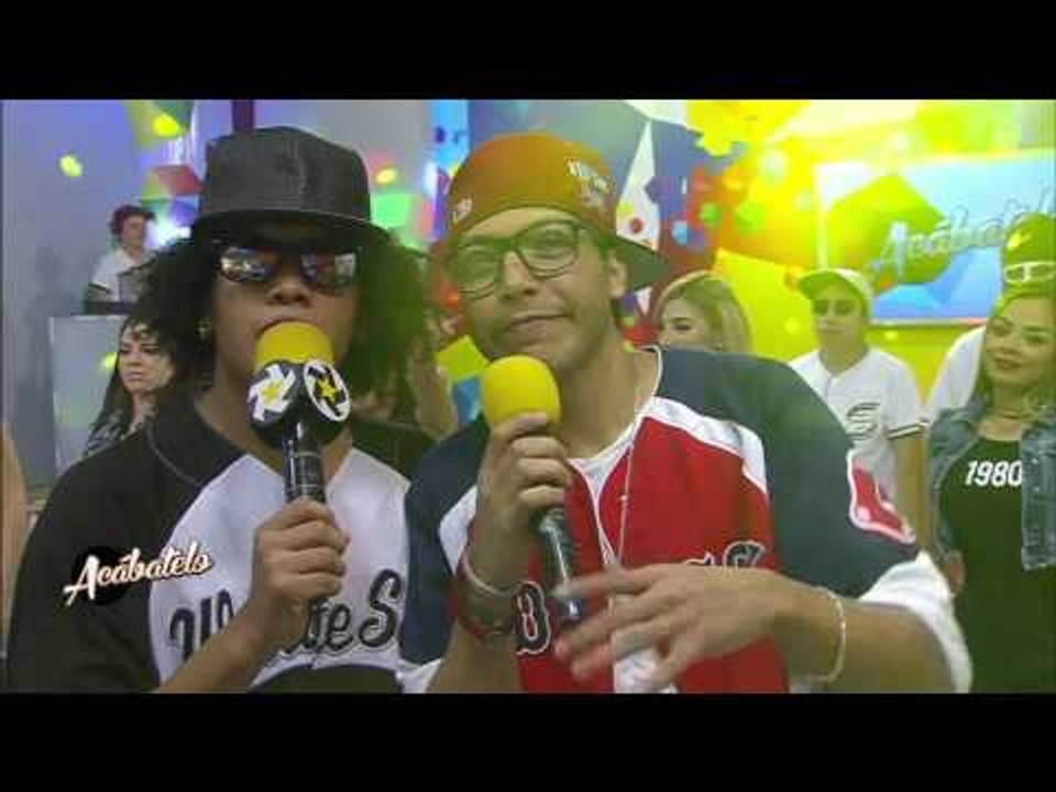 No lo dejan cantar