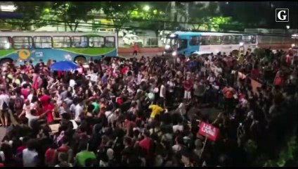Manifestantes em frente à Sedu