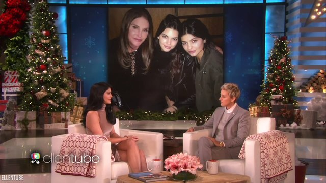 Kylie Jenner’s Face Wash Tutorial ANGERS Fans! Justin Bieber BREAKS YT Record! | DR