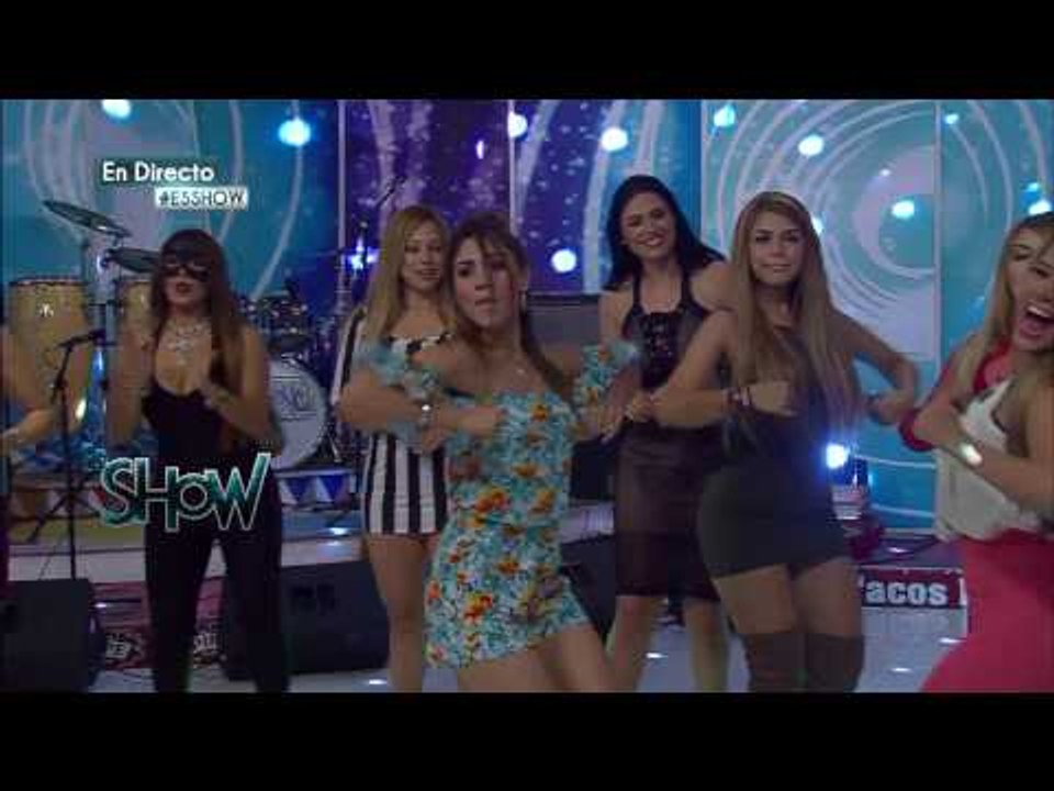 Las ponen a bailar gallinazo