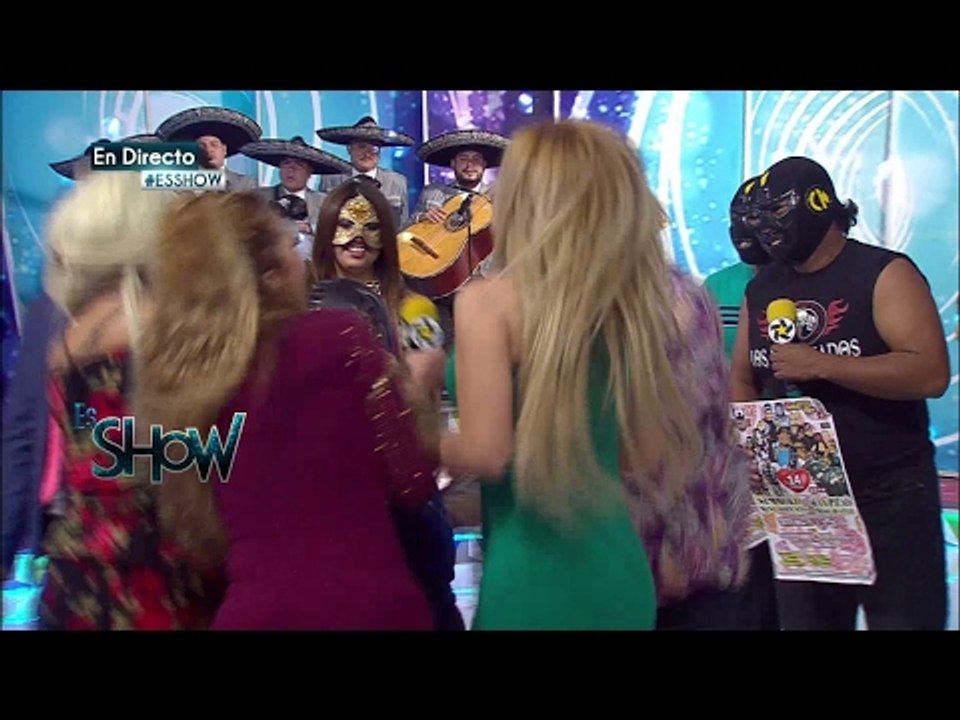Abrazo grupal por nervioso