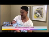 Gil Garza presenta a su hijo