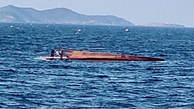 부안 앞바다 어선 전복...3명 사망·1명 구조 / YTN