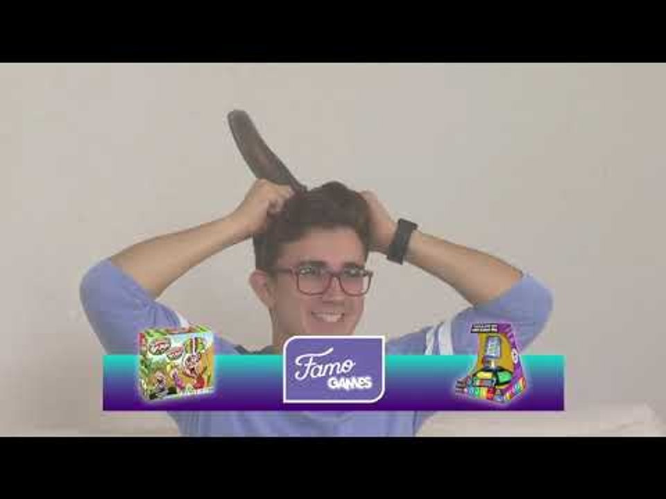 Ruso explica como jugar los juegos de mesa de Famosa