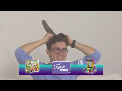 Ruso explica como jugar los juegos de mesa de Famosa