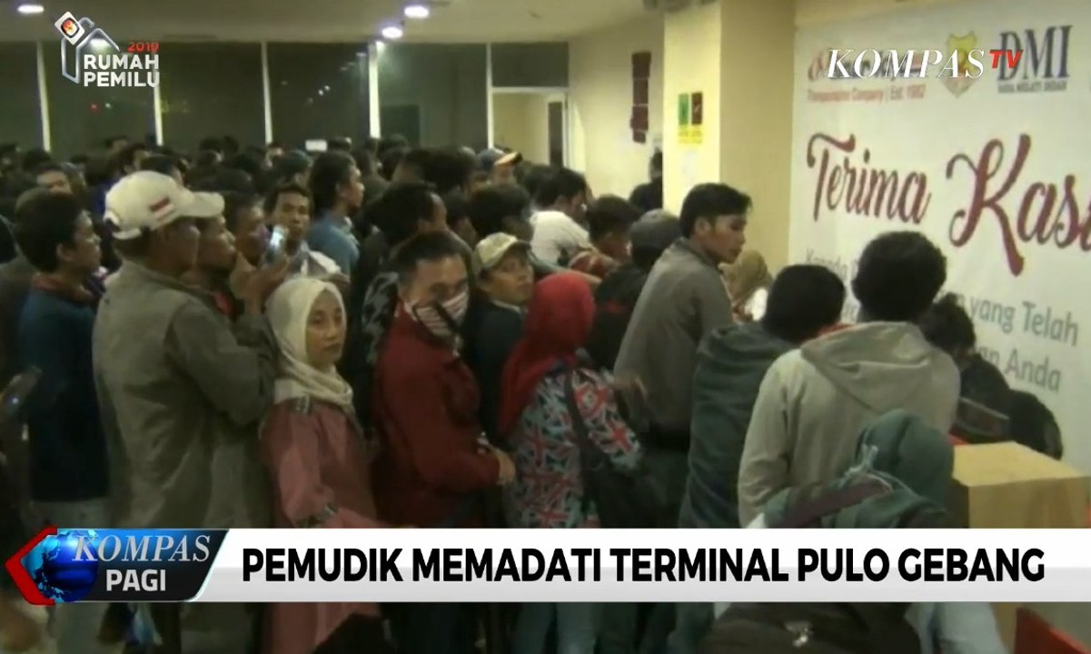 Pemudik Memadati Terminal Pulo Gebang