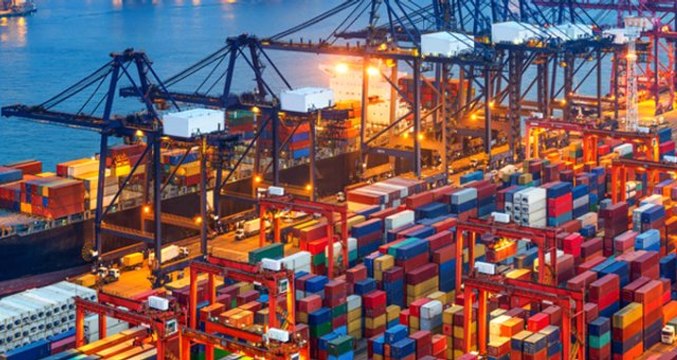 Nisan'da dış ticaret açığı yüzde 55,6 azaldı