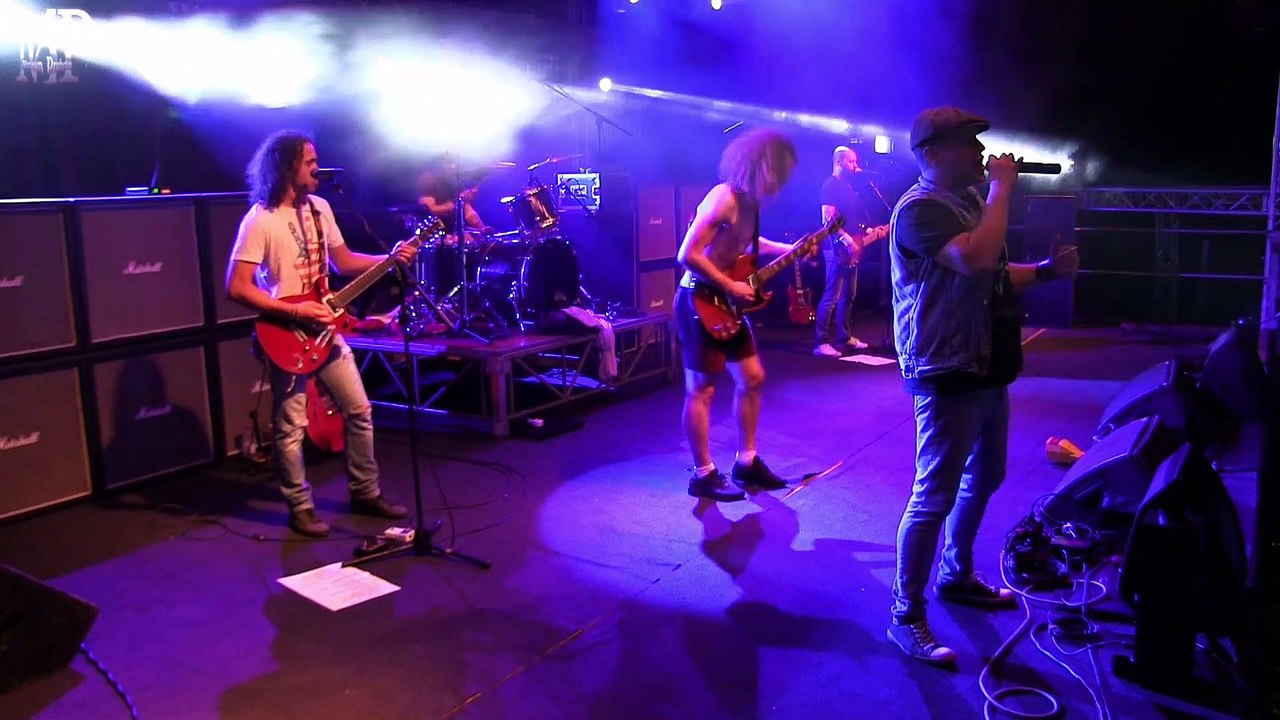 AC/DC Tribute, AC/DI - Thunderstruck