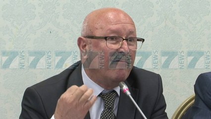 INTELEKTUALET KRITIKOJNE KRIZEN POLITIKE NE VEND - News, Lajme - Kanali 7