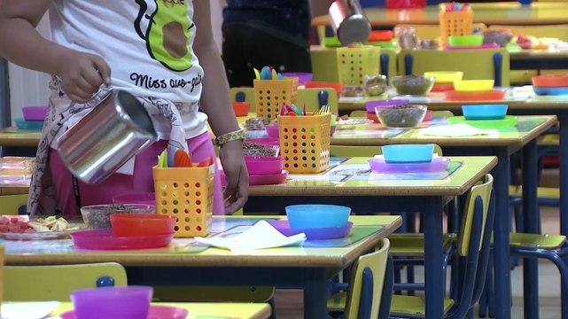 Miguel Ángel Muñoz desayuna con los niños del programa social “Todos a Desayunar”