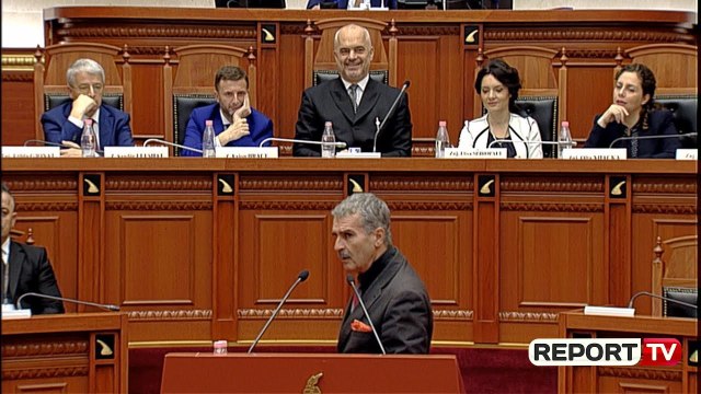 Report TV - Gjuzi i përgjigjet Ramës: Mos na bëj estradë herë tjetër këtu, unë nuk jam naltmadhni