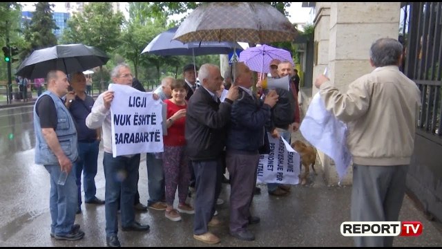 Report TV - Emigrantët në protestë: Nuk na njihen vitet e punës në Itali