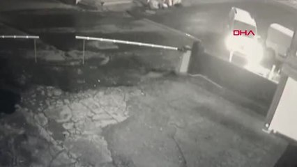 İSTANBUL- İŞ YERLERİNE GİREN KASA HIRSIZLARI KAMERADA