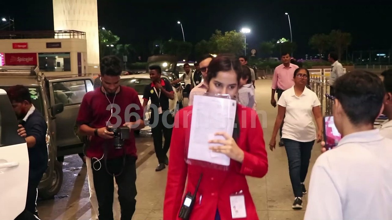 Sleepy Taimur in father Saif's Arm with Kareena Kapoor Khan spotted at Mumbai Airport