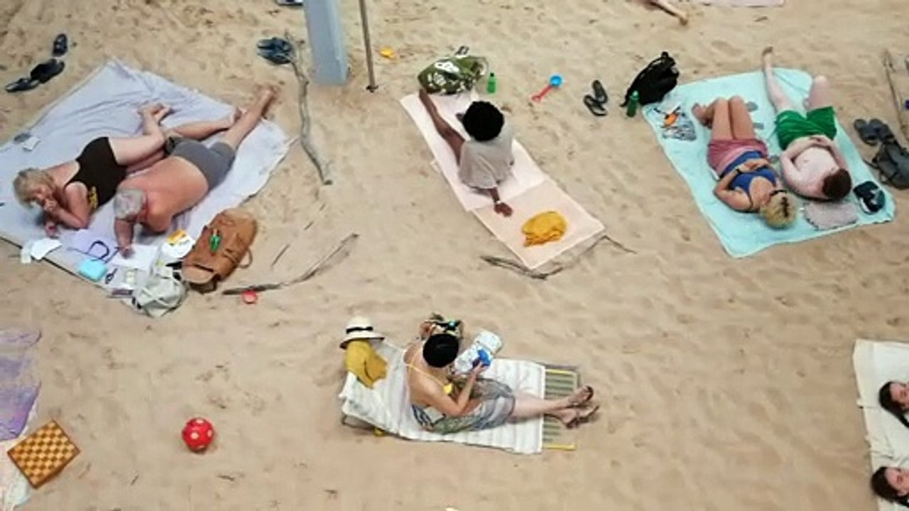 Sun & Sea (Marina) - Pavillon lituanien - Biennale de Venise 2019 - extrait 1