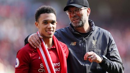 Liverpool e Tottenham medem forças este sábado