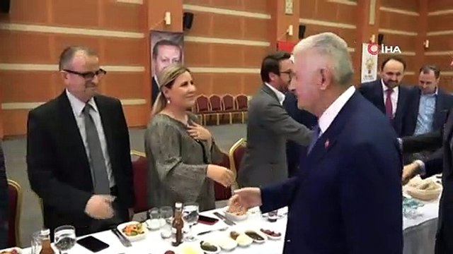 Binali Yıldırım'dan Öğretmenlere Ücretsiz Toplu Taşıma Müjdesi