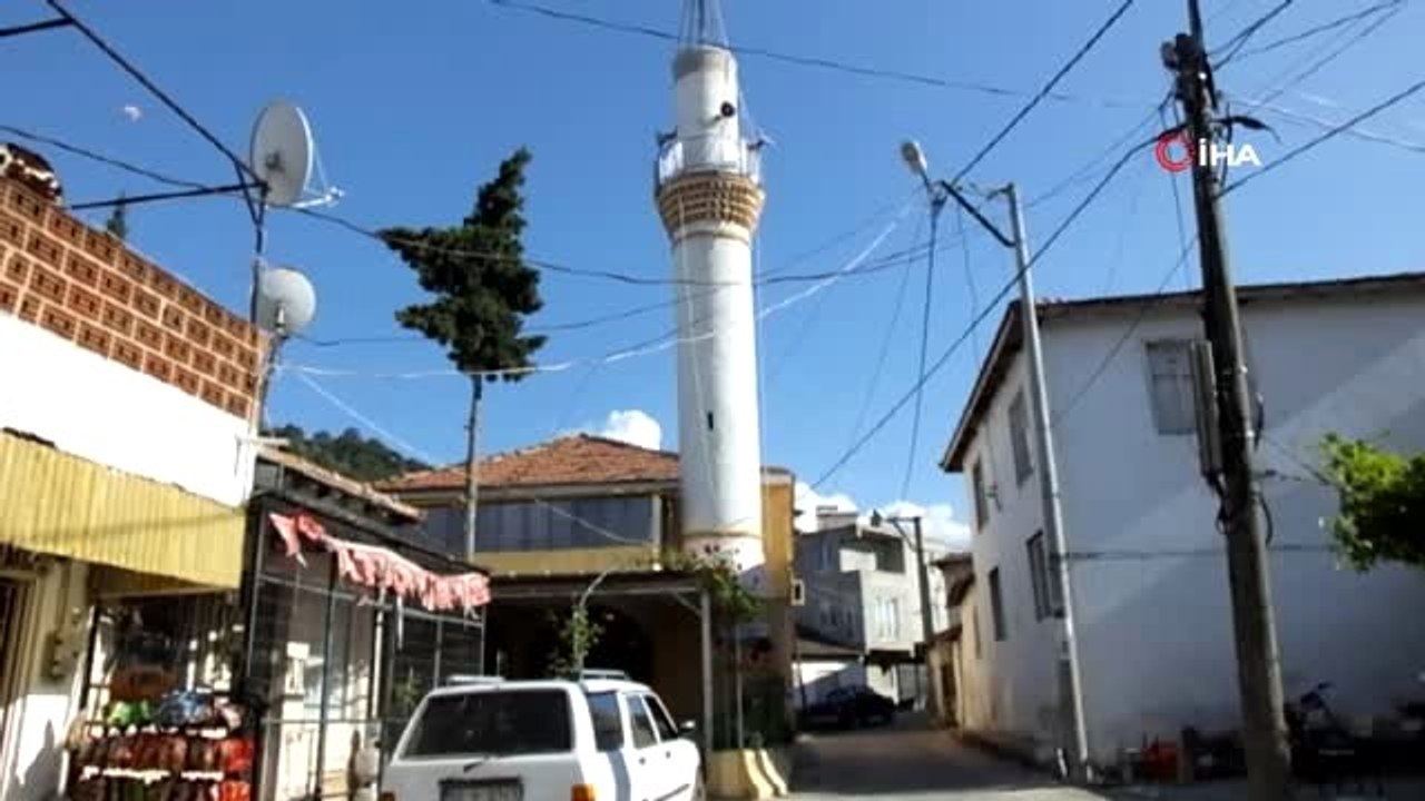 Karı-koca minareleri tamir ederek ekmeğini kazanıyor