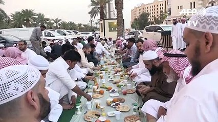 الأيام الأخيرة من رمضان في مكة: سياسة ودعاء وصلاة