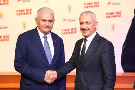 Binali Yıldırım: Öğretmenlere toplu taşıma ücretsiz olacak