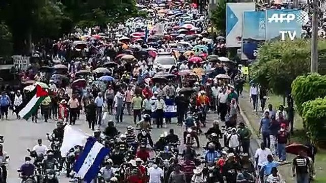 Miles de maestros y médicos en protesta en Honduras