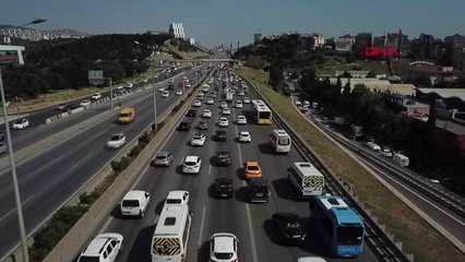 İSTANBUL'DA TRAFİĞİNDE TATİL YOĞUNLUĞU BAŞLADI
