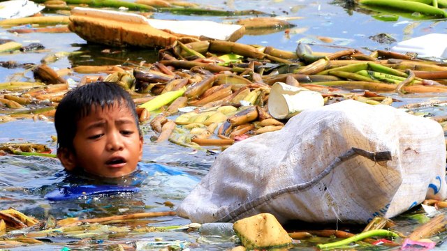 Philippines ships 69 containers of dumped rubbish back to Canada