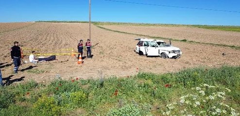 Kazada ölen kızının başında çaresizce bekledi